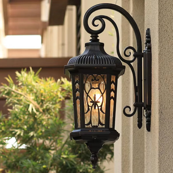 Outdoor wall lamp